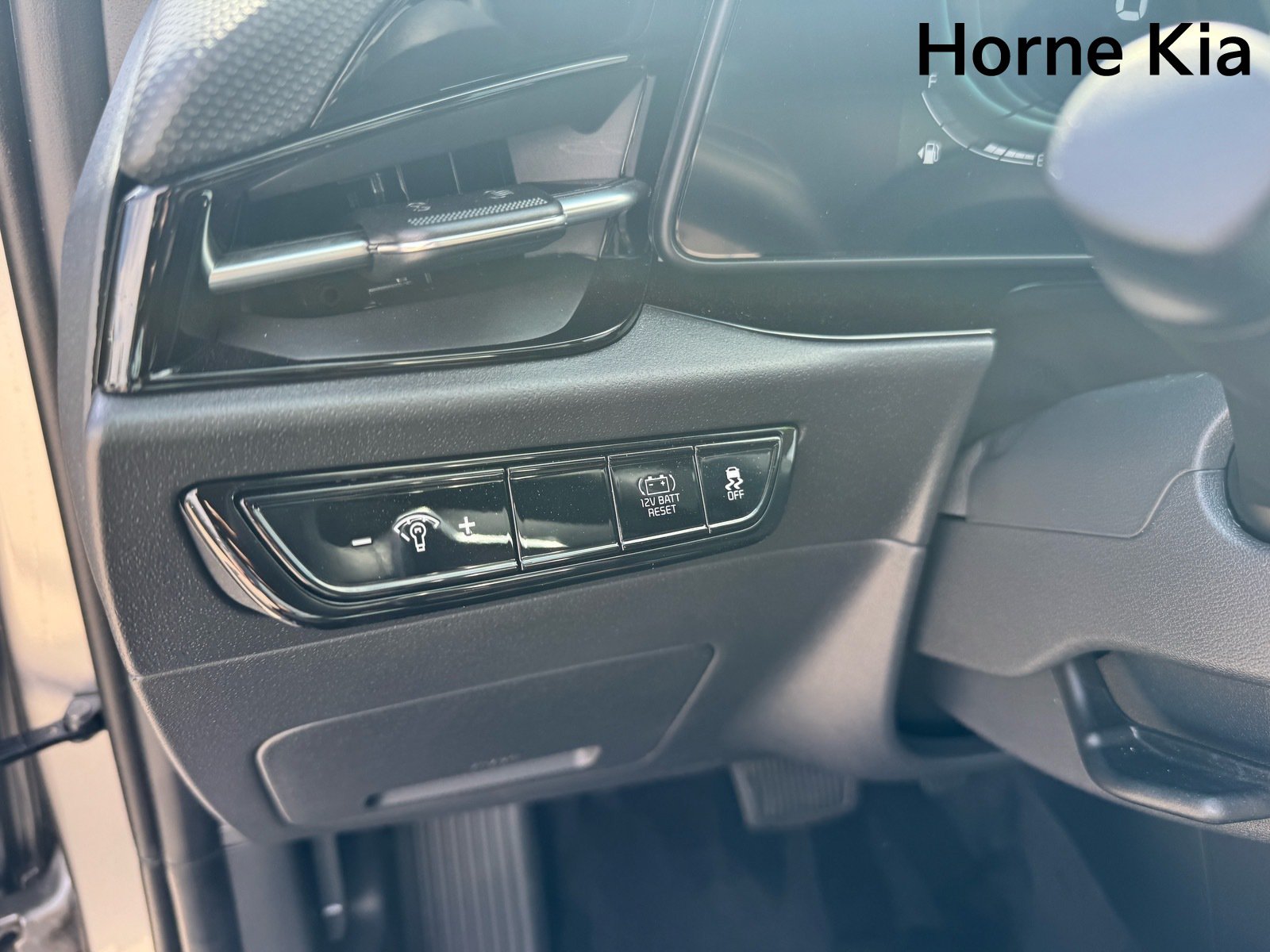Certified 2025 Kia Niro EX FWD image 25