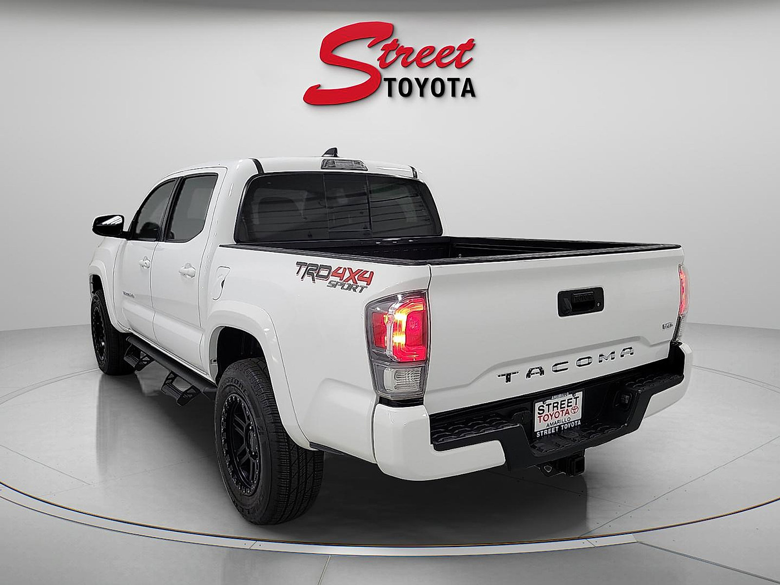 Certified 2020 Toyota Tacoma TRD Sport AWD/4WD image 2