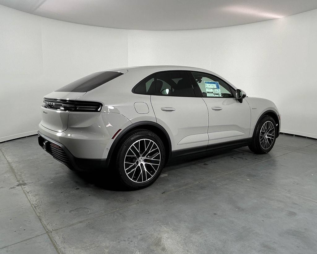 New 2026 Porsche Macan 4 Electric AWD/4WD image 7