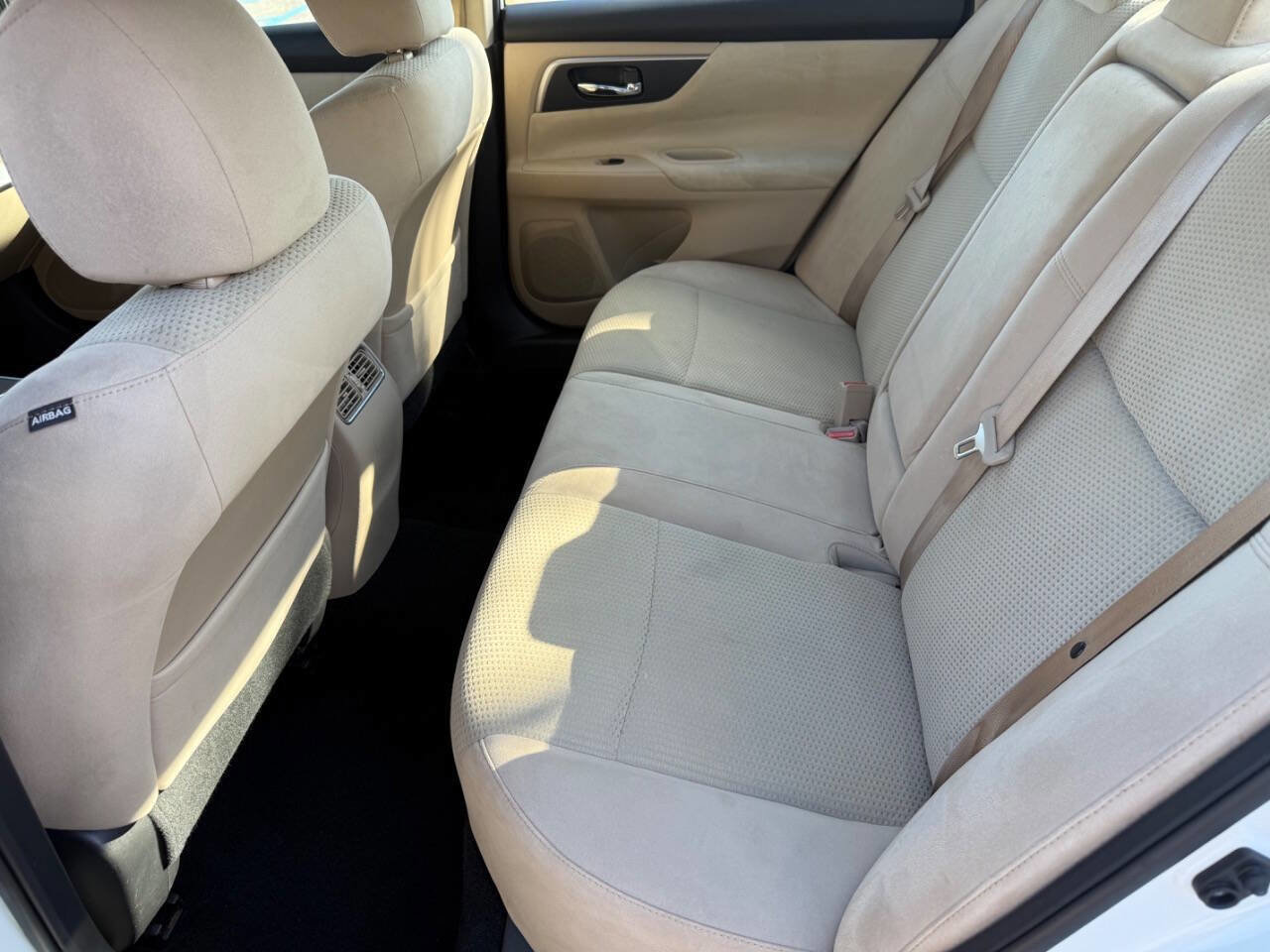 Used 2015 Nissan Altima 2.5 SV w/ Convenience Package image 15