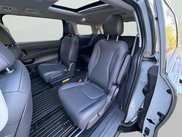 Used 2026 Kia Carnival SX Prestige image 30