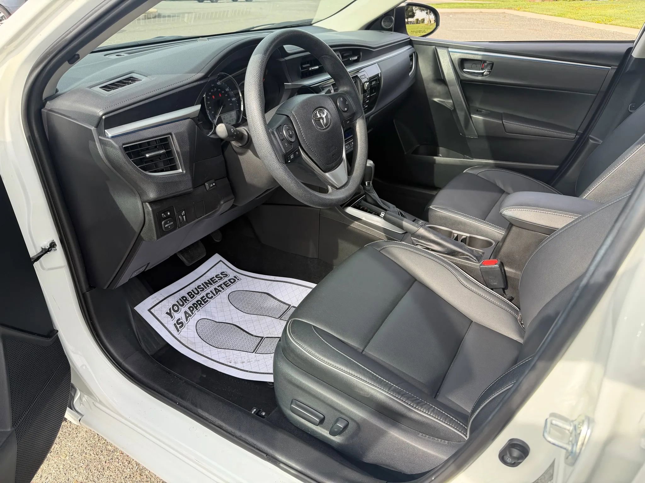 Used 2014 Toyota Corolla LE Premium image 17