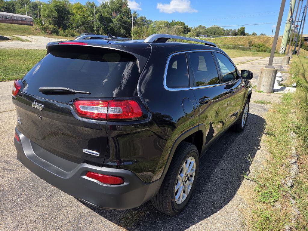 Used 2015 Jeep Cherokee Latitude w/ Comfort/Convenience Group image 4