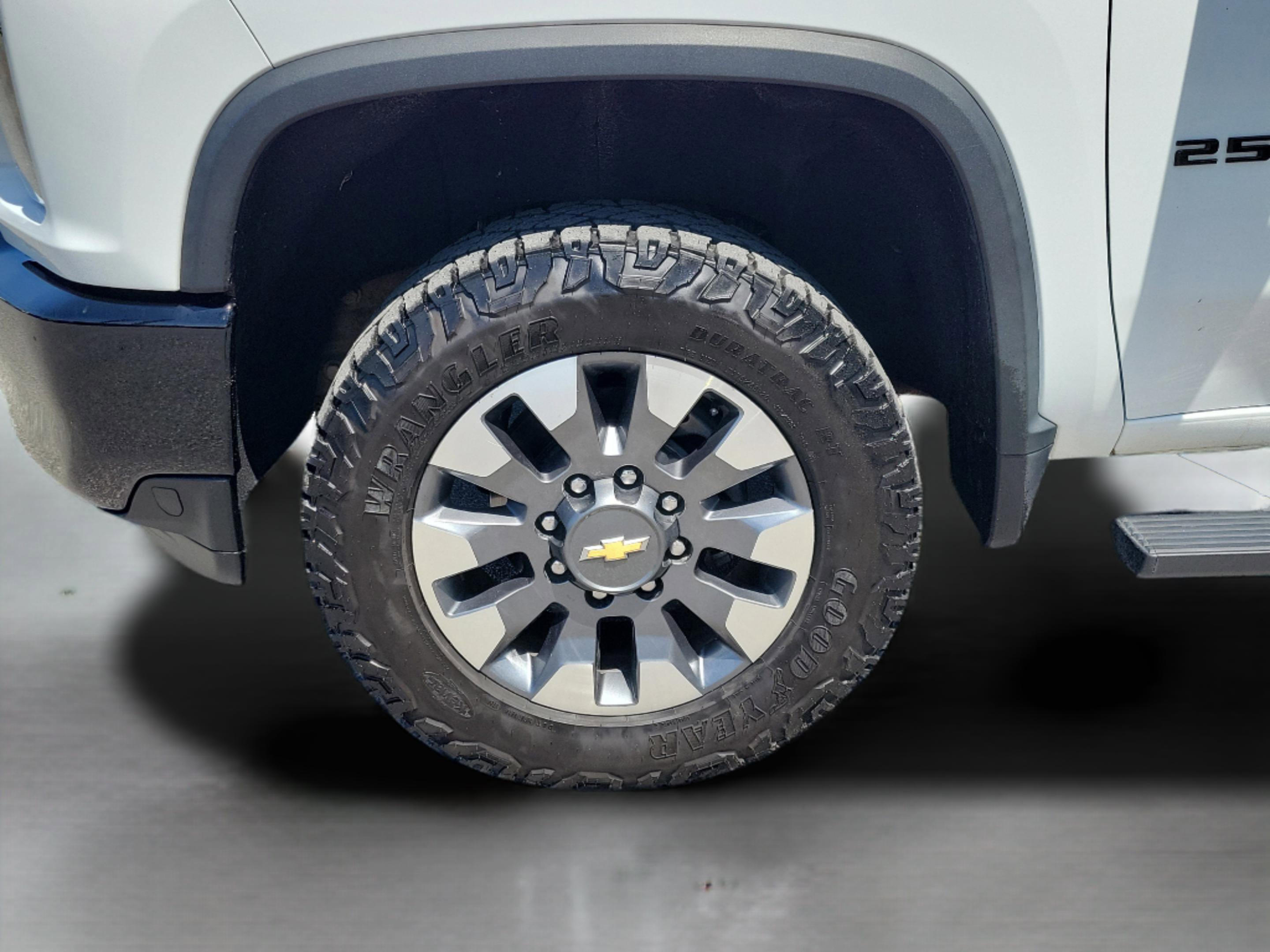 Used 2021 Chevrolet Silverado 2500 Custom w/ Custom Value Package AWD/4WD image 30