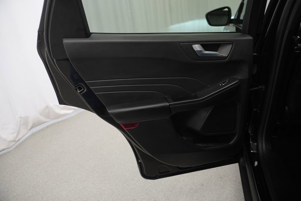 Used 2025 Ford Escape ST-Line Elite image 44