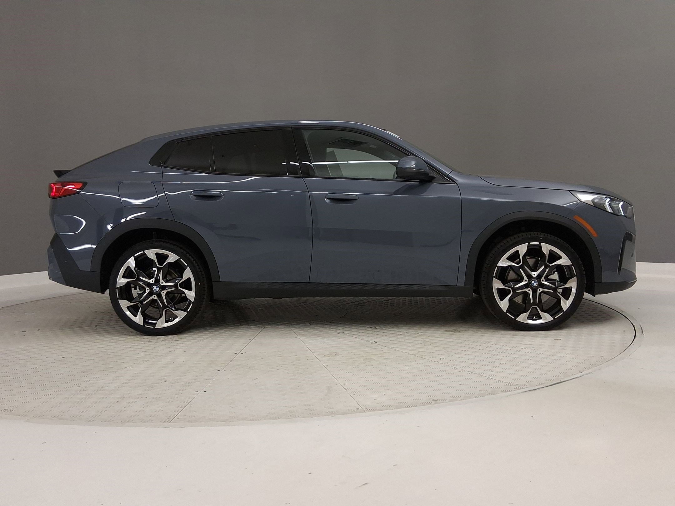 New 2026 BMW X2 xDrive28i w/ Convenience Package image 6