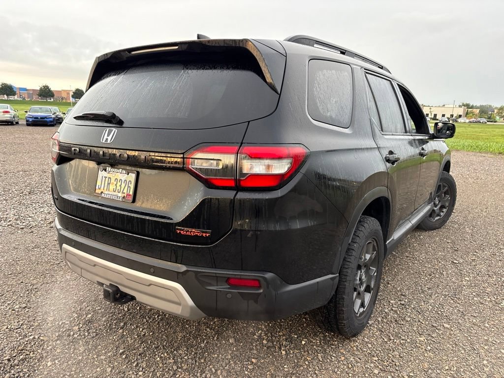 Used 2025 Honda Pilot TrailSport image 14