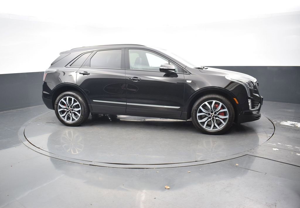 Certified 2024 Cadillac XT5 Sportv w/ LPO, Red Accent Package image 7