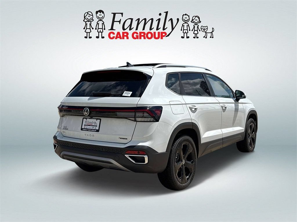 Used 2025 Volkswagen Taos SEL AWD/4WD image 3