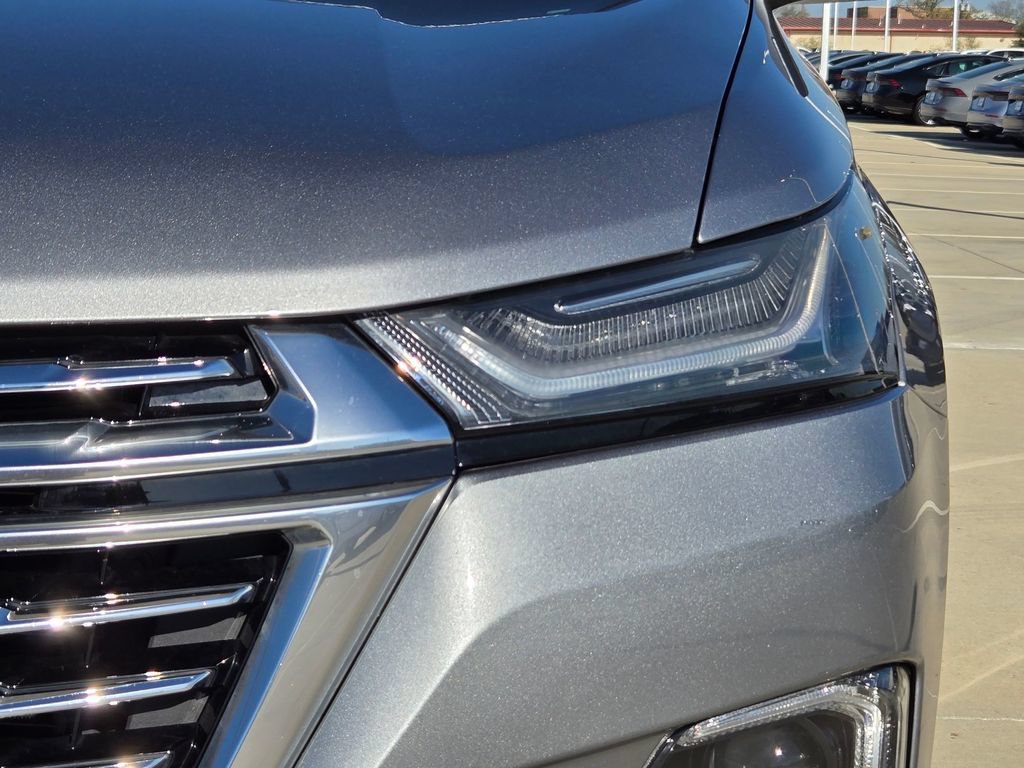 Used 2023 Chevrolet Traverse Premier FWD image 34