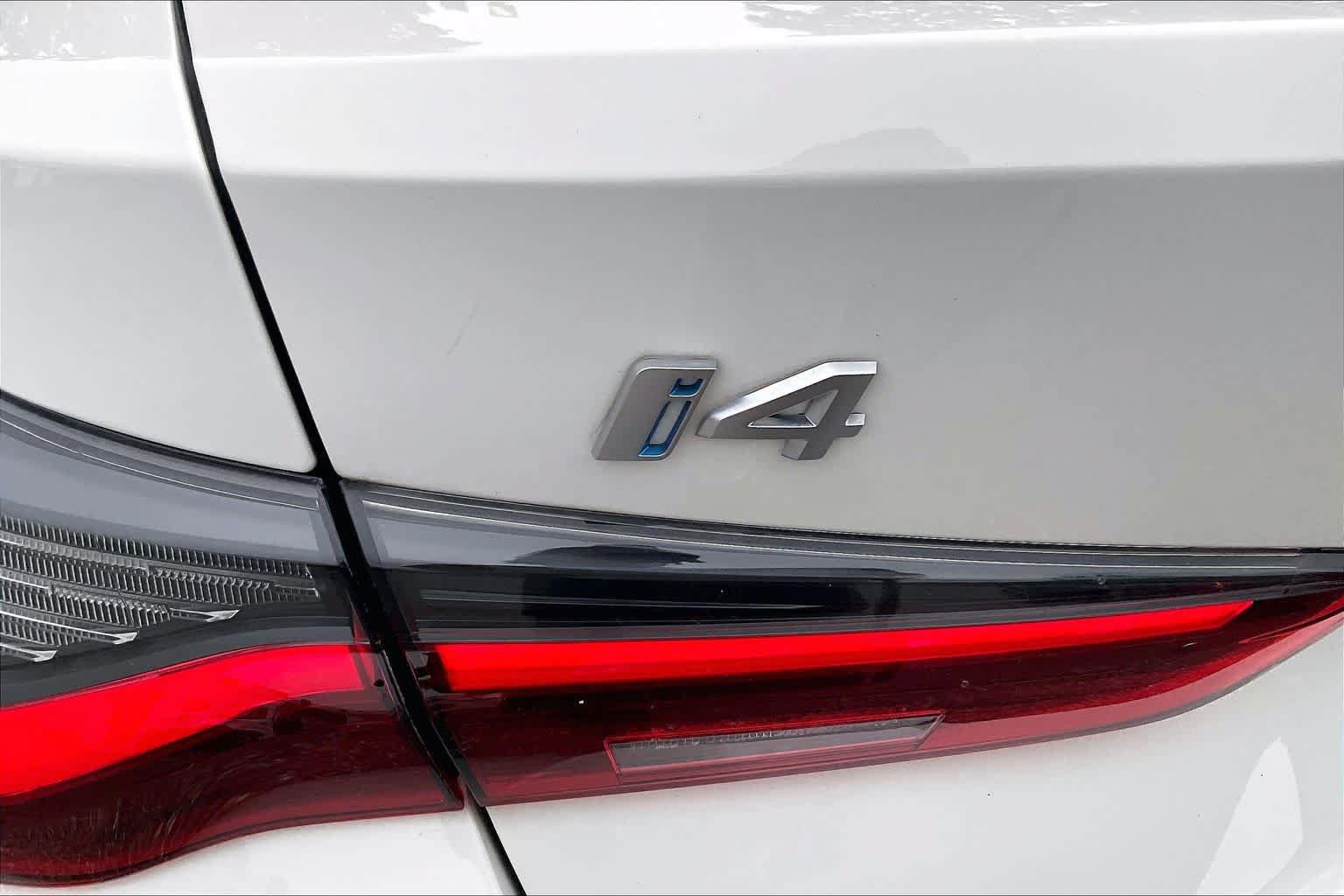 Used 2023 BMW i4 eDrive40 w/ Premium Package RWD image 32