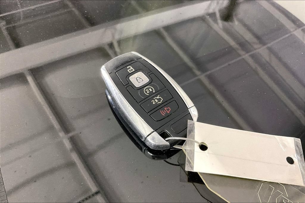Used 2019 Lincoln Continental Reserve AWD/4WD image 12