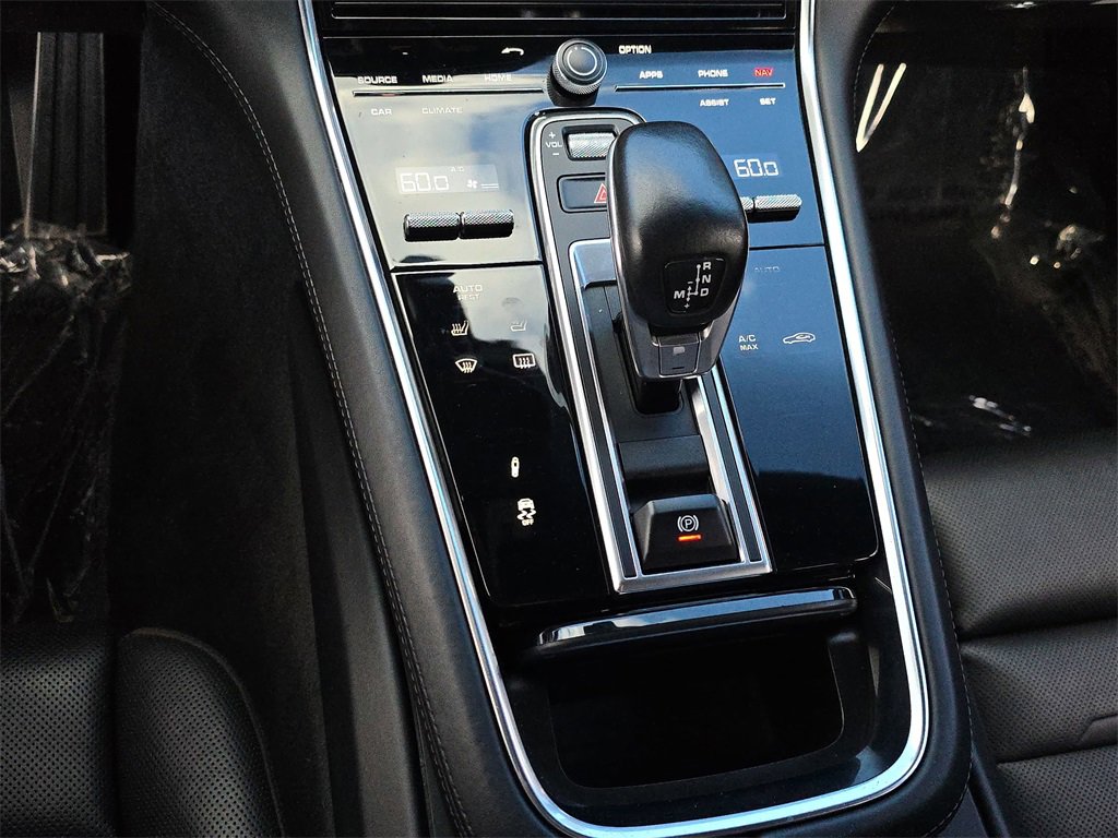Used 2018 Porsche Panamera 4S image 32