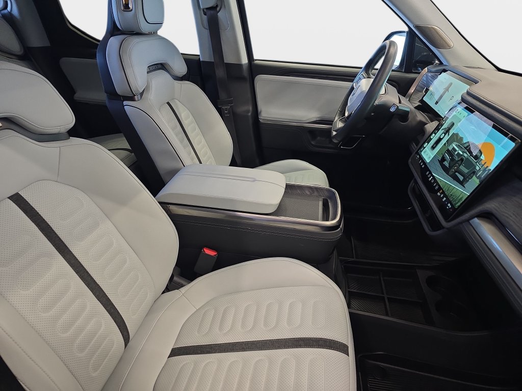 Used 2022 Rivian R1T Adventure AWD/4WD image 12
