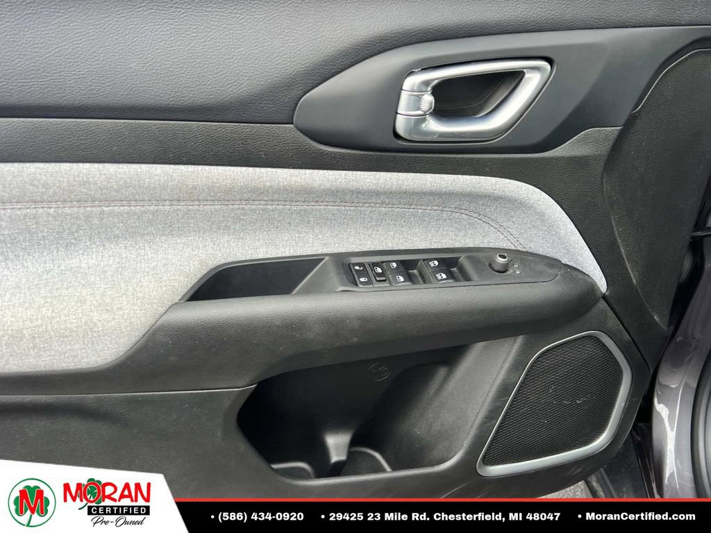 Used 2024 Jeep Compass Latitude AWD/4WD image 14