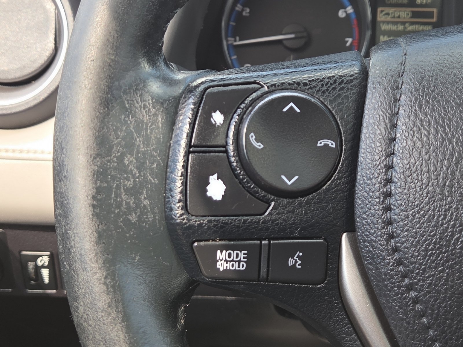 Used 2016 Toyota RAV4 XLE FWD image 32