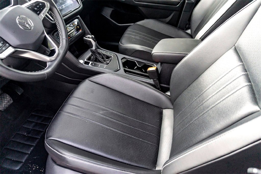 Used 2012 Jeep Grand Cherokee Laredo w/ Laredo E Group image 14