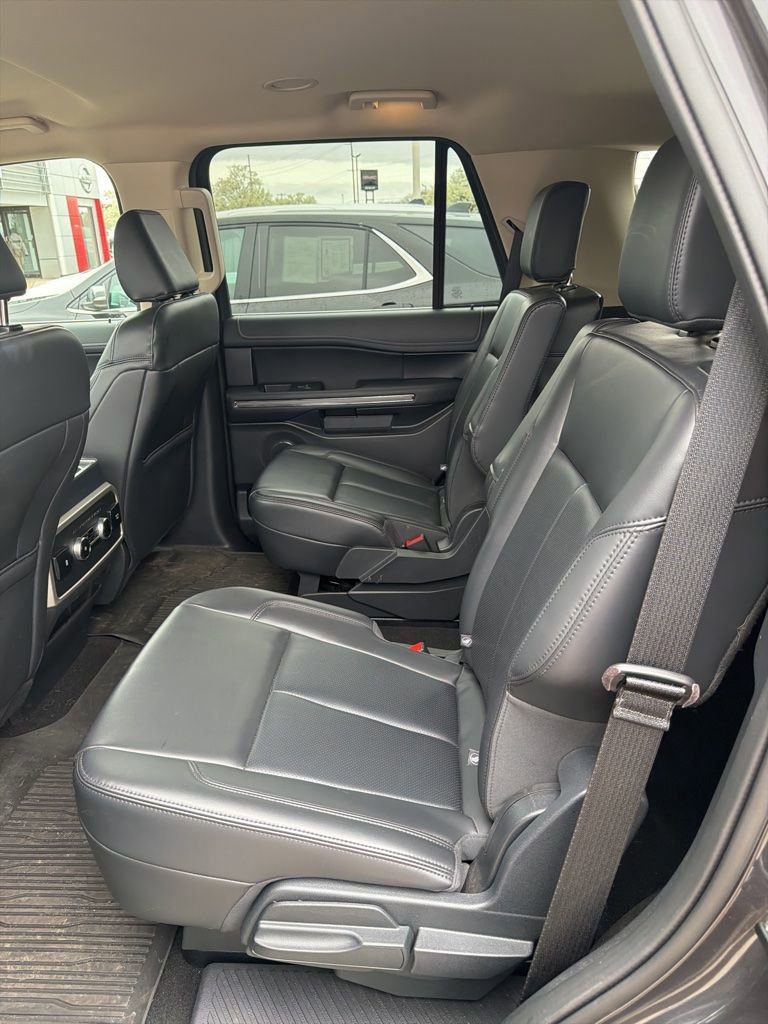 Used 2024 Ford Expedition XLT AWD/4WD image 8
