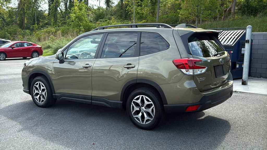 Certified 2023 Subaru Forester Premium AWD/4WD image 6