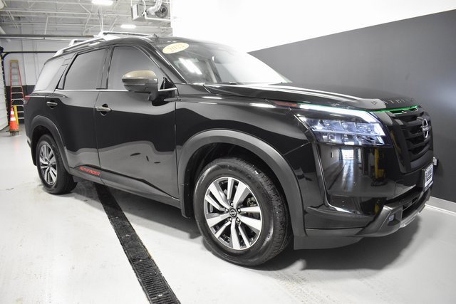 Used 2022 Nissan Pathfinder SL w/ Lighting Package (N92) image 7