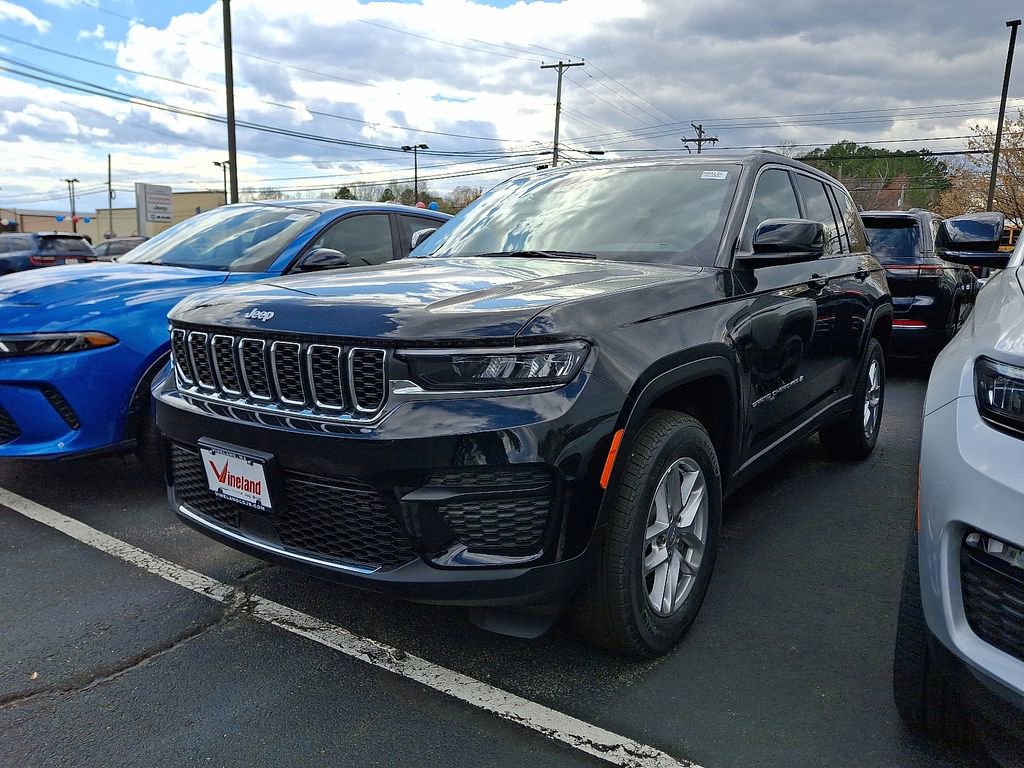 New 2025 Jeep Grand Cherokee Laredo X w/ Luxury Tech Group I image 3