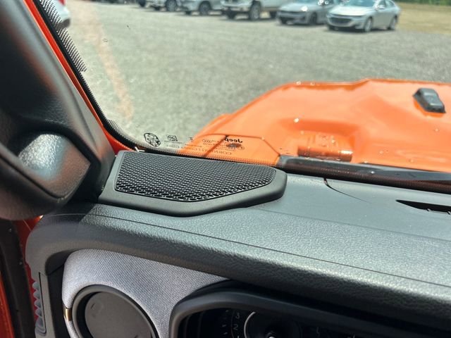 New 2025 Jeep Gladiator Sport AWD/4WD image 32