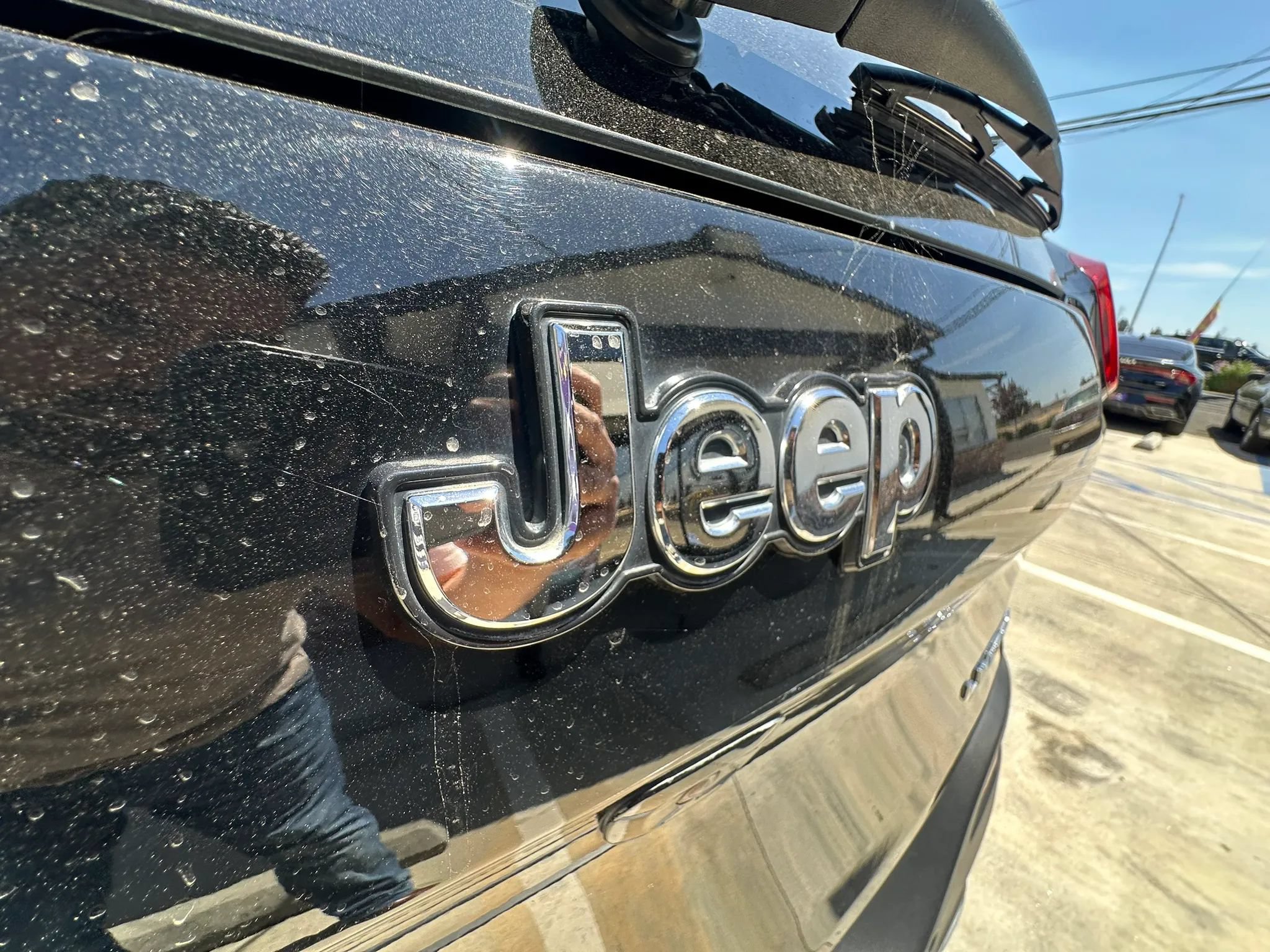 Used 2018 Jeep Cherokee Limited AWD/4WD image 15