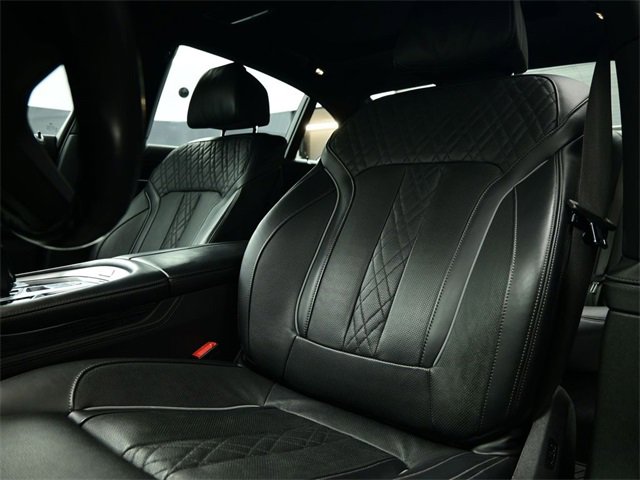 Used 2022 BMW 740i xDrive 740i xDrive w/ M Sport Package image 21