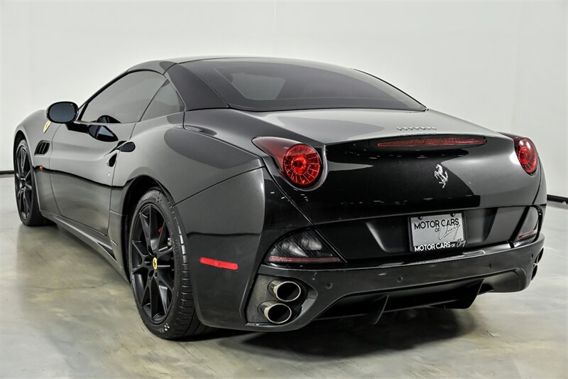 Used 2010 Ferrari California RWD image 34
