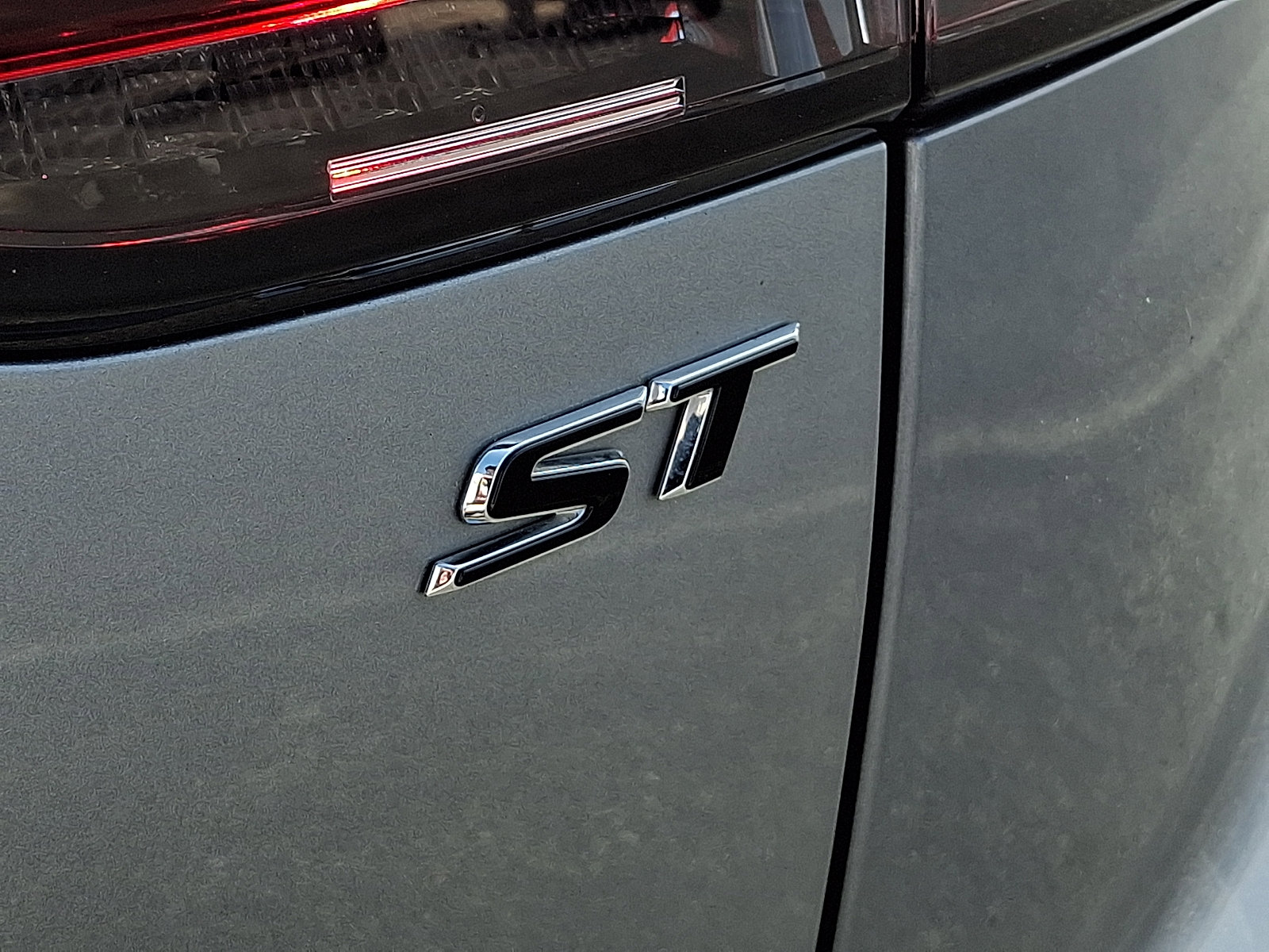 Used 2023 Buick Envision Essence w/ Sport Touring Package image 35