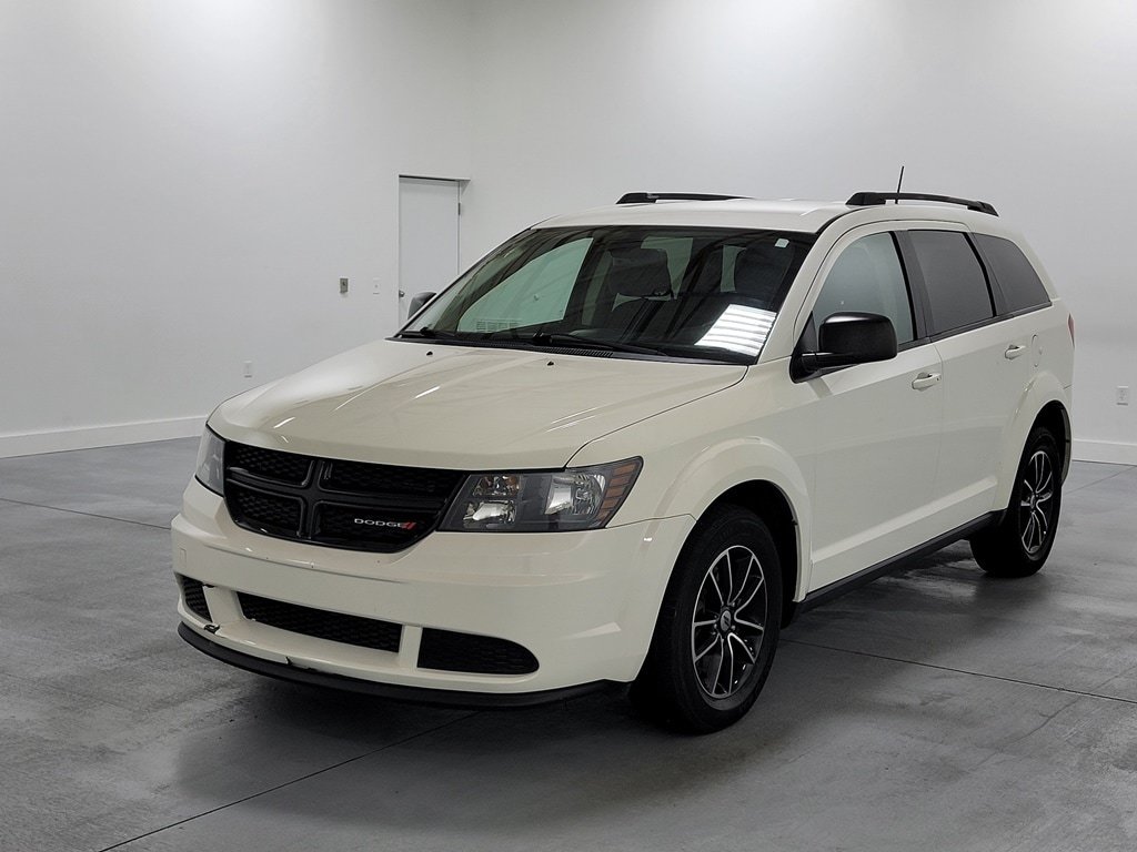 Used 2018 Dodge Journey SE w/ Connectivity Group FWD image 4