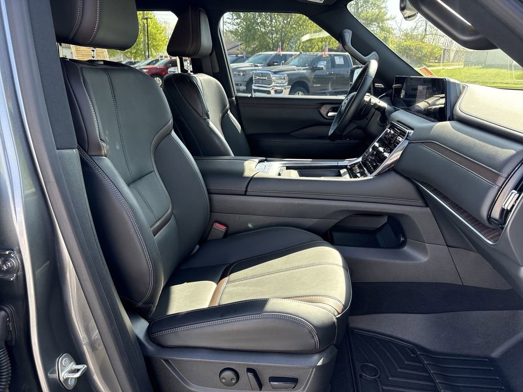 Used 2025 Nissan Armada SL w/ Captain's Chari Seat Package image 31