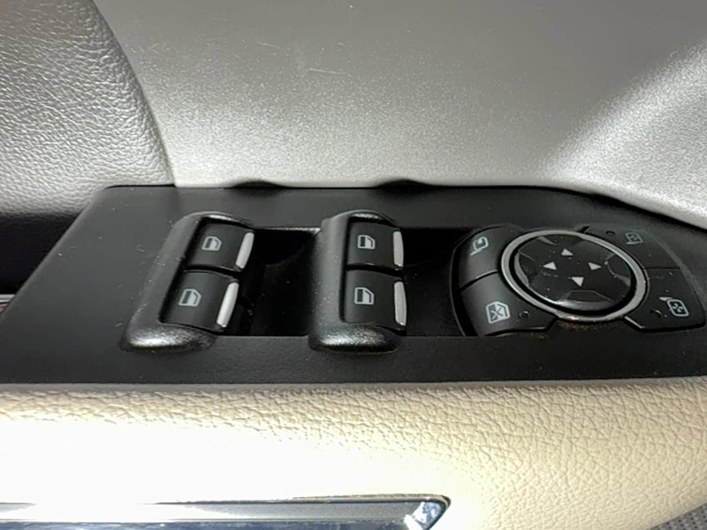 Used 2020 Ford Expedition XLT w/ Equipment Group 202A AWD/4WD image 46