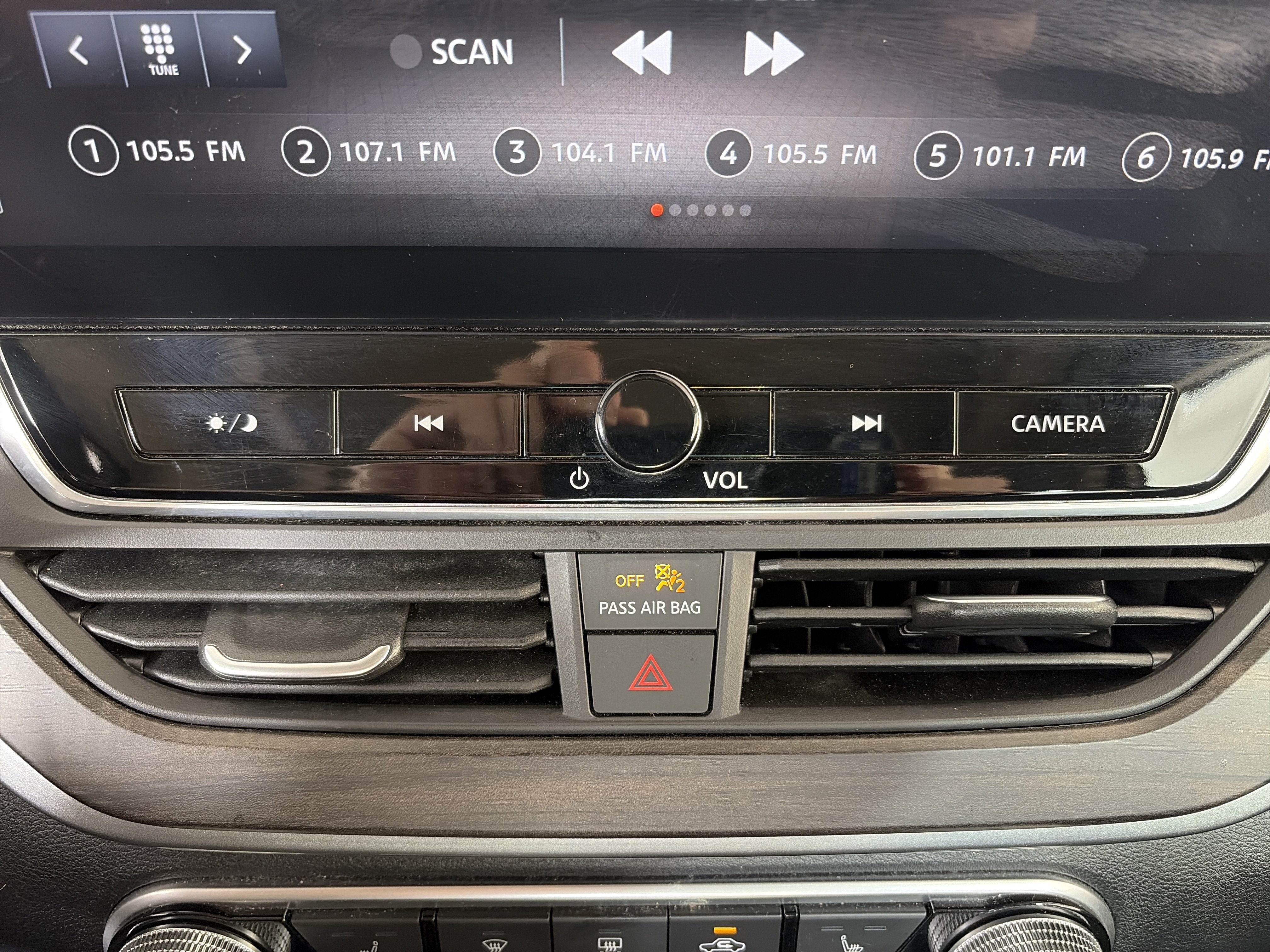 Used 2024 Nissan Altima 2.5 SV w/ SV Premium Package FWD image 26