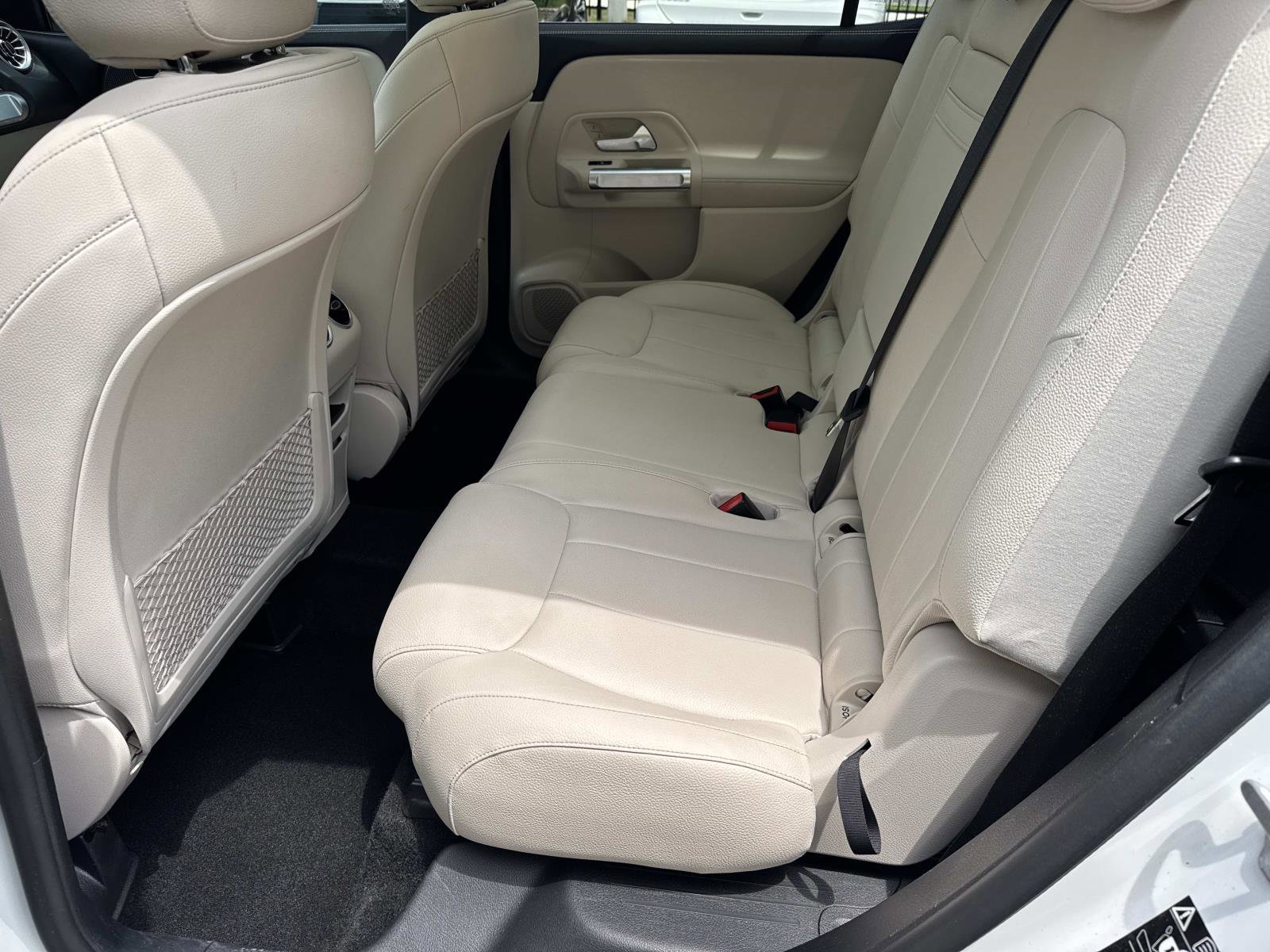 Used 2022 Mercedes-Benz GLB 250 4MATIC w/ Premium Package Lite image 15