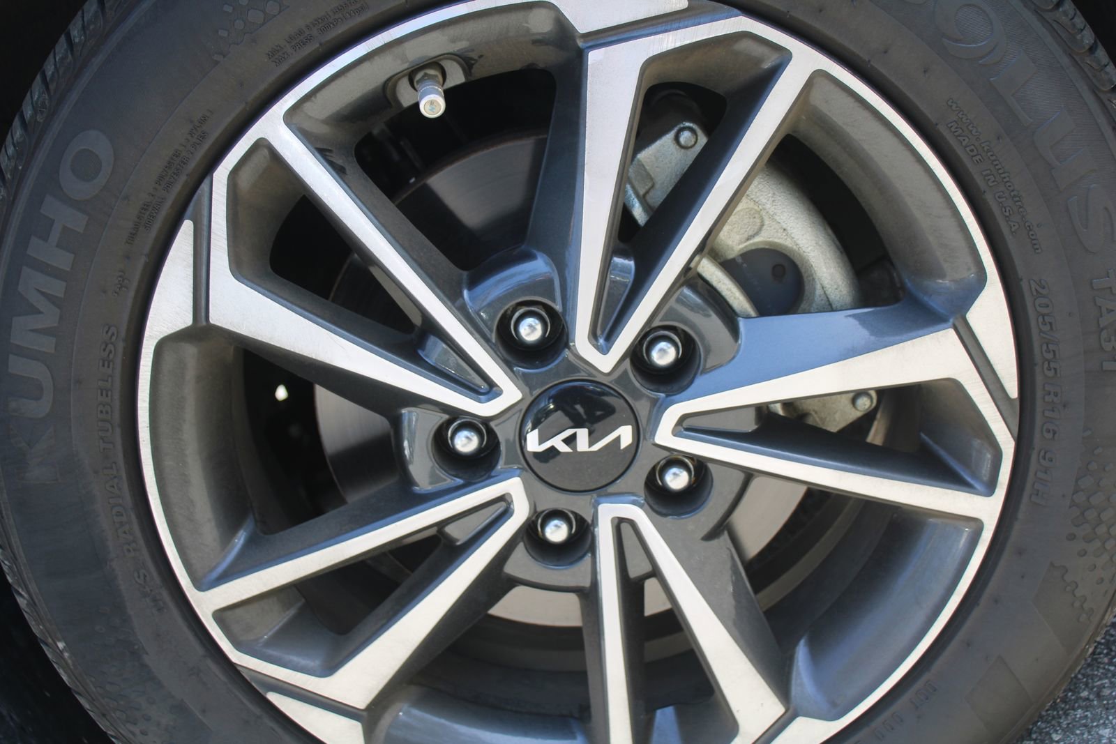 Certified 2024 Kia Forte LXS w/ LXS Technology Package image 15