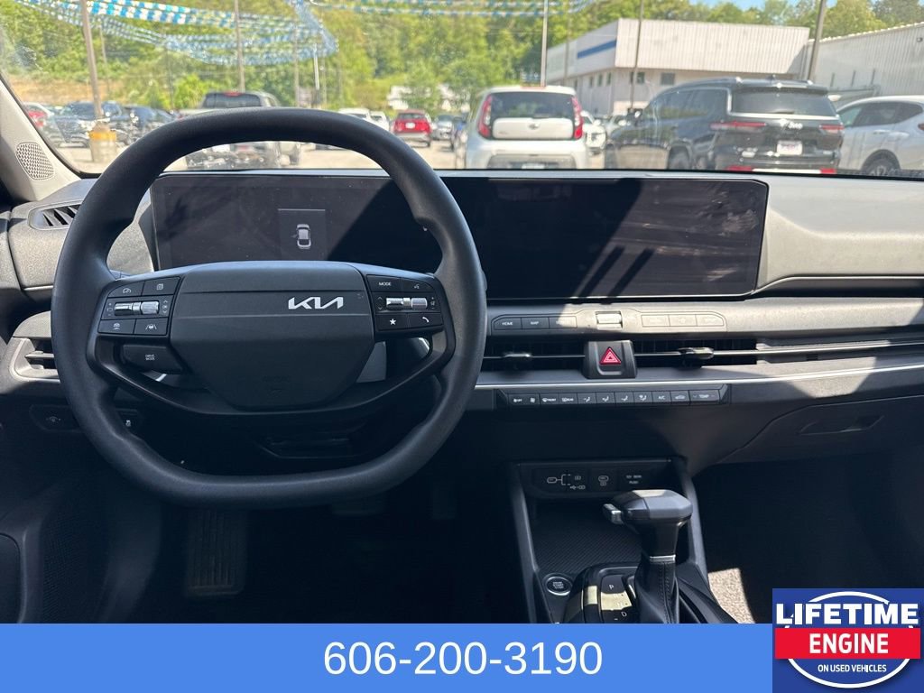 Used 2025 Kia K4 LXS FWD image 13