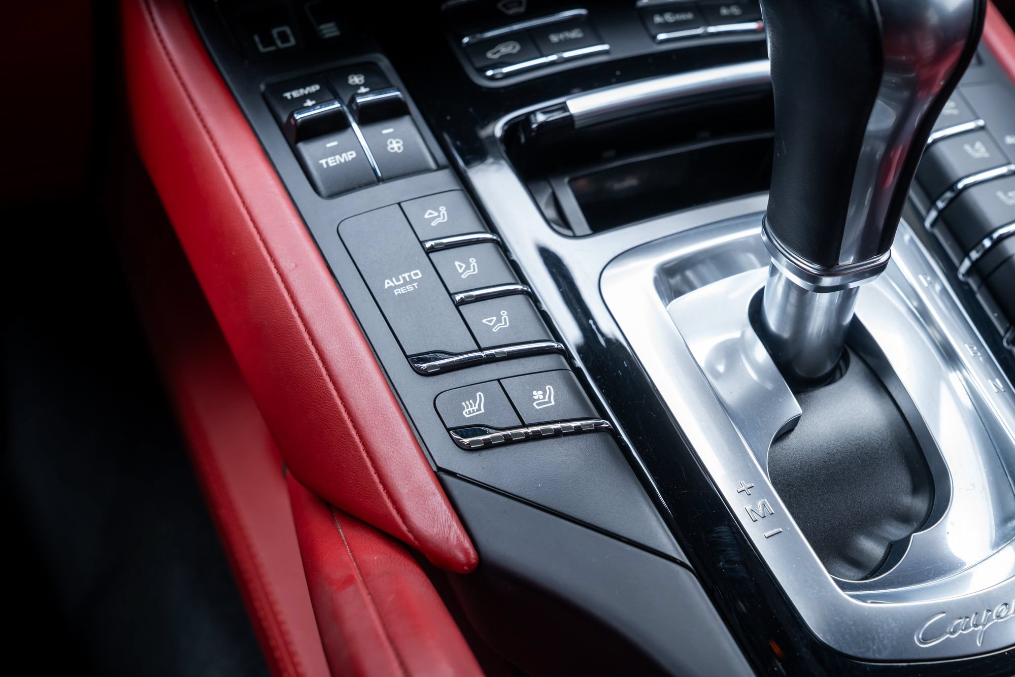 Used 2018 Porsche Cayenne GTS AWD/4WD image 14