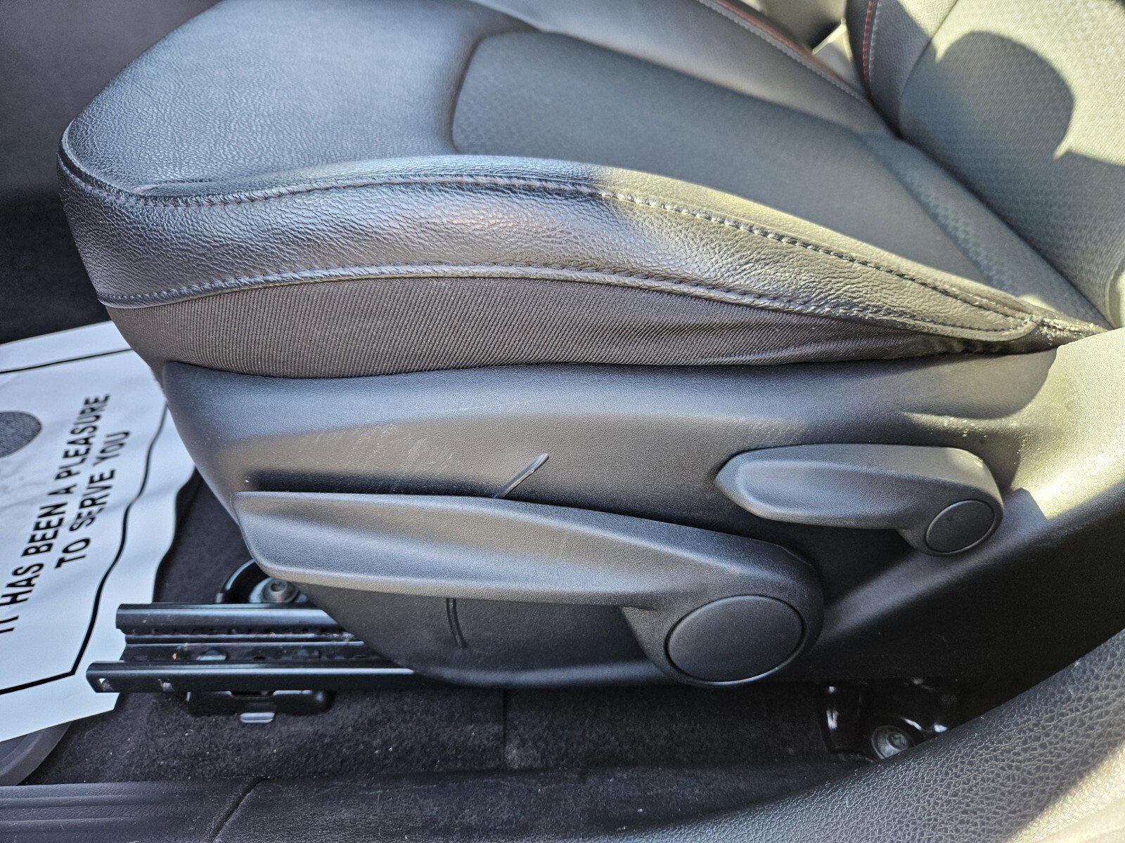 Used 2024 Jeep Compass Trailhawk image 8