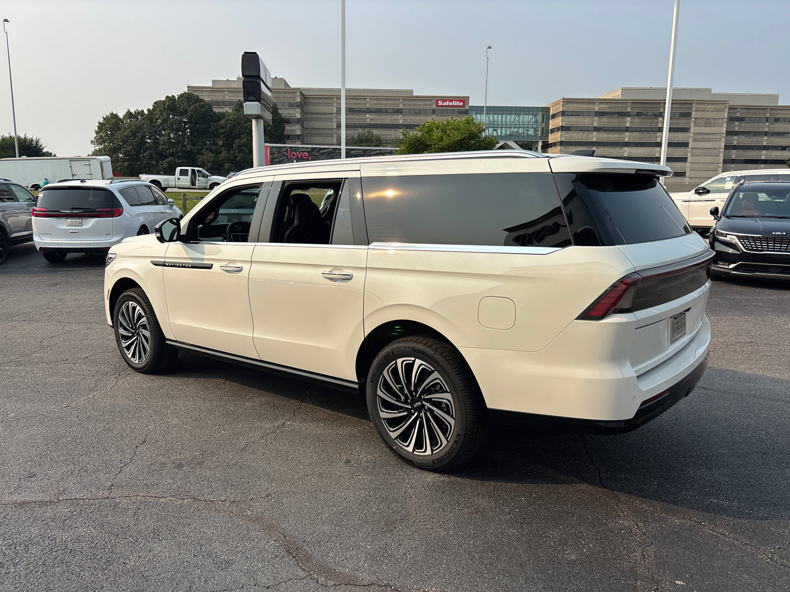 New 2027 Lincoln Navigator L Black Label AWD/4WD image 5