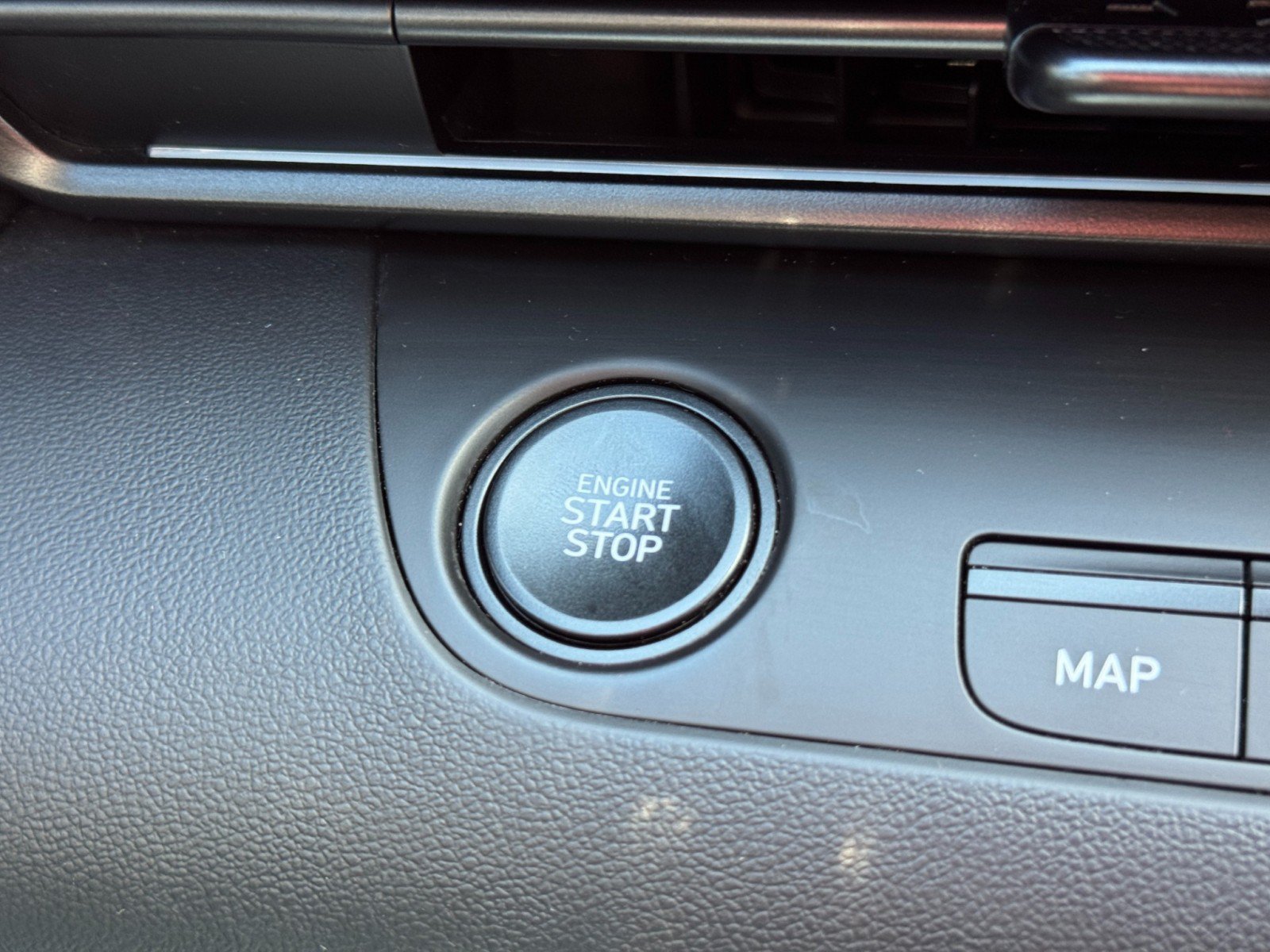 Used 2025 Hyundai Elantra SEL FWD image 22