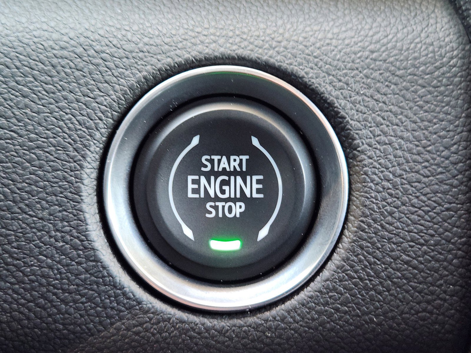 Used 2025 GMC Acadia Denali w/ LPO, Floor Liner Package image 18