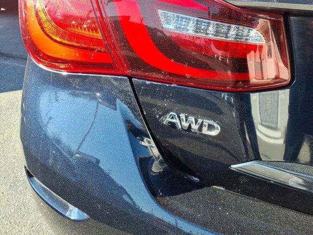 Used 2018 INFINITI Q70 Luxe image 12