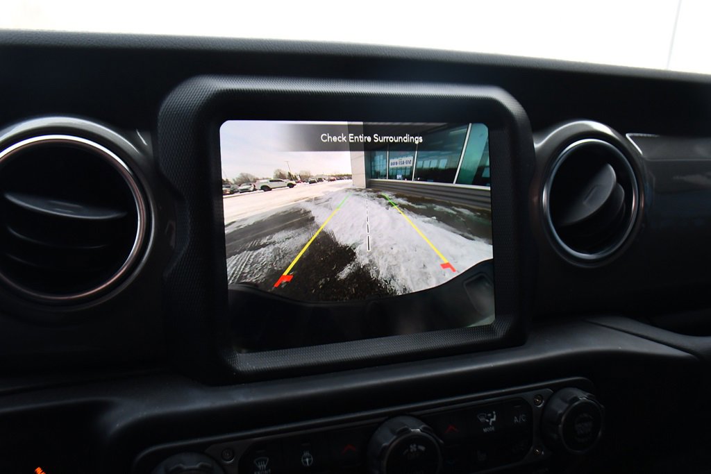 Used 2022 Jeep Gladiator Overland w/ Cold Weather Group image 25