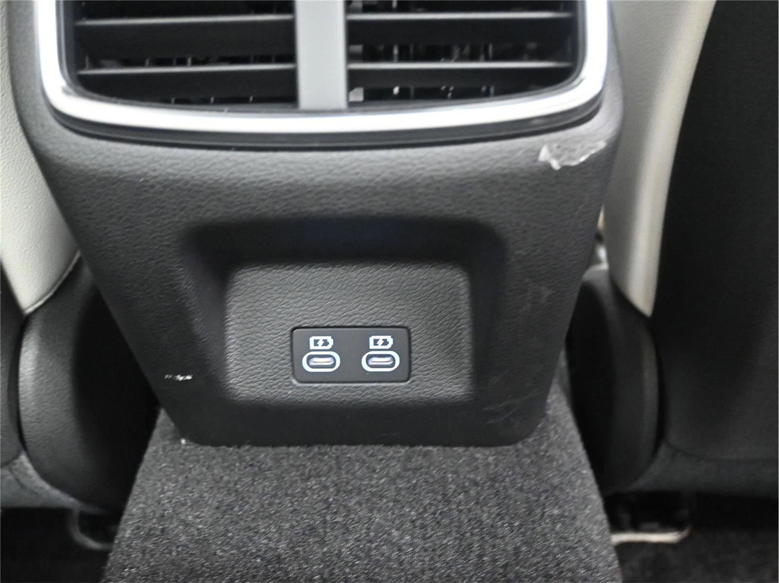 Used 2025 Genesis G70 2.5T w/ Sport Prestige Package image 11