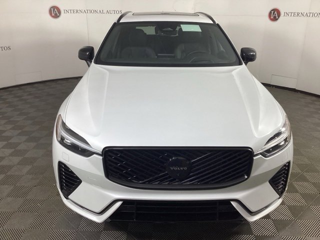 New 2026 Volvo XC60 T8 Ultra w/ Climate Package image 2
