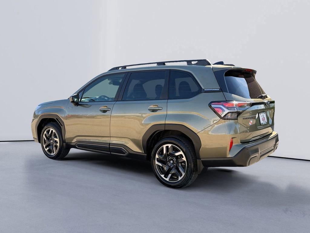 Used 2025 Subaru Forester Limited image 5