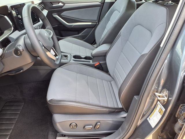 Used 2026 Volkswagen Jetta SE FWD image 10