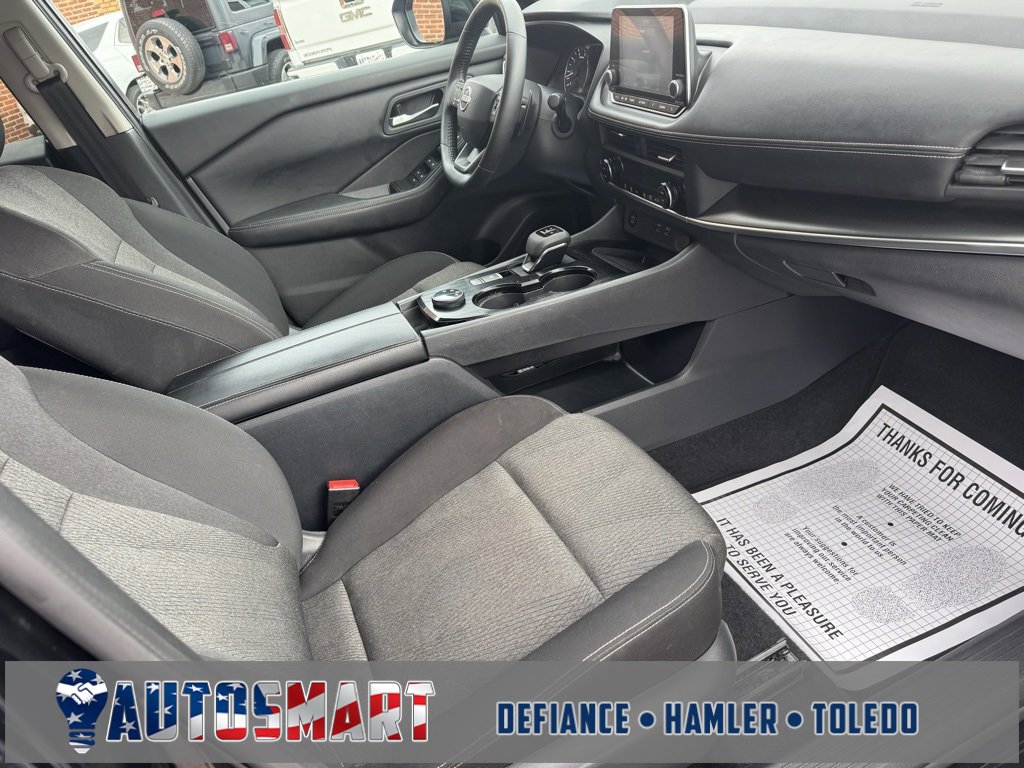 Used 2025 Nissan Rogue SV image 33