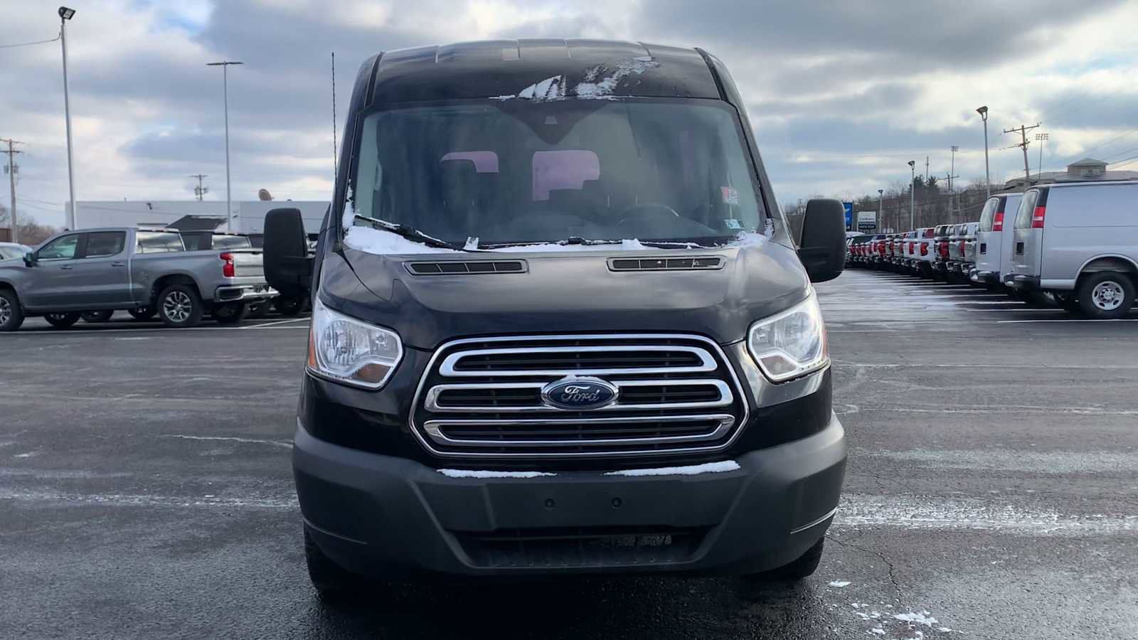 Used 2017 Ford Transit 350 XLT image 3